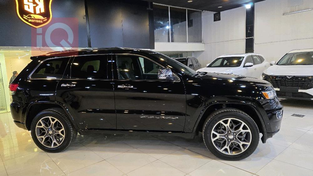 جیپ گراند شیرۆکی